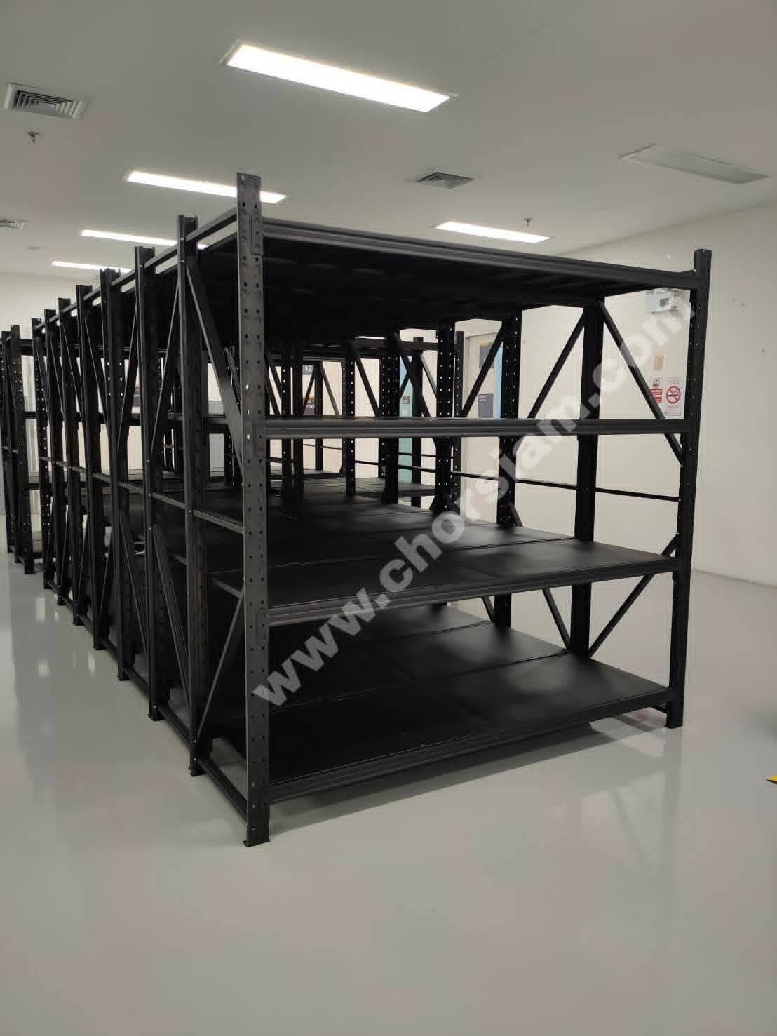 ผลงานชุดชั้นเหล็ก