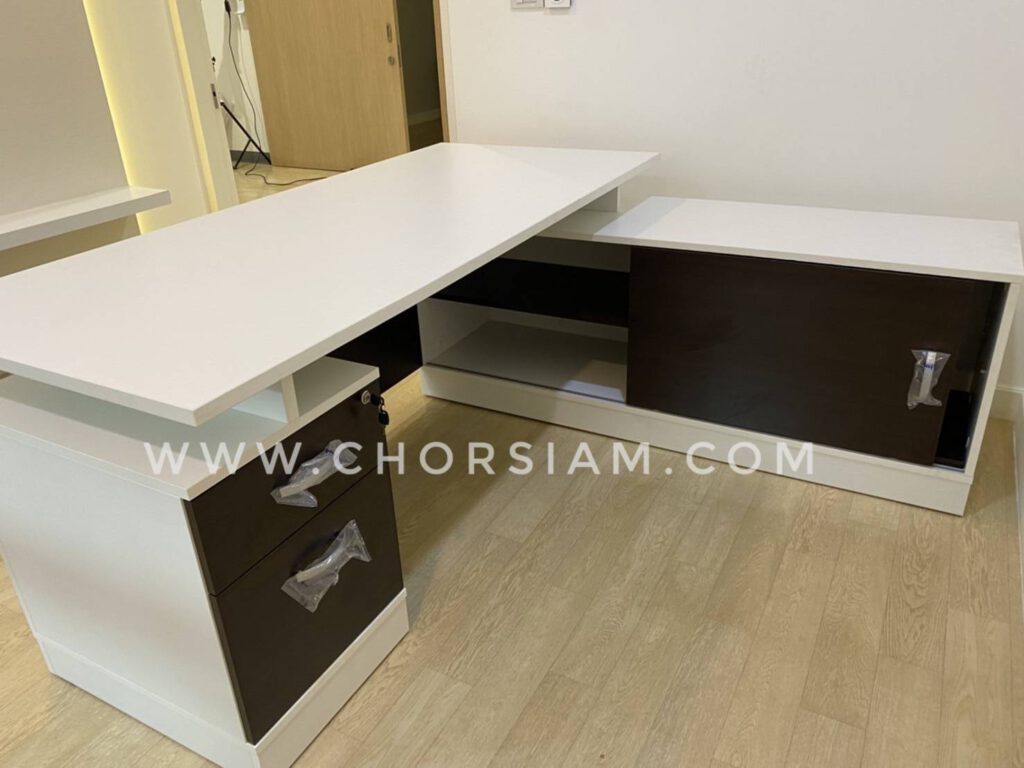 ตัวอย่างผลงานชุดโต๊ะผู้บริหาร - 13